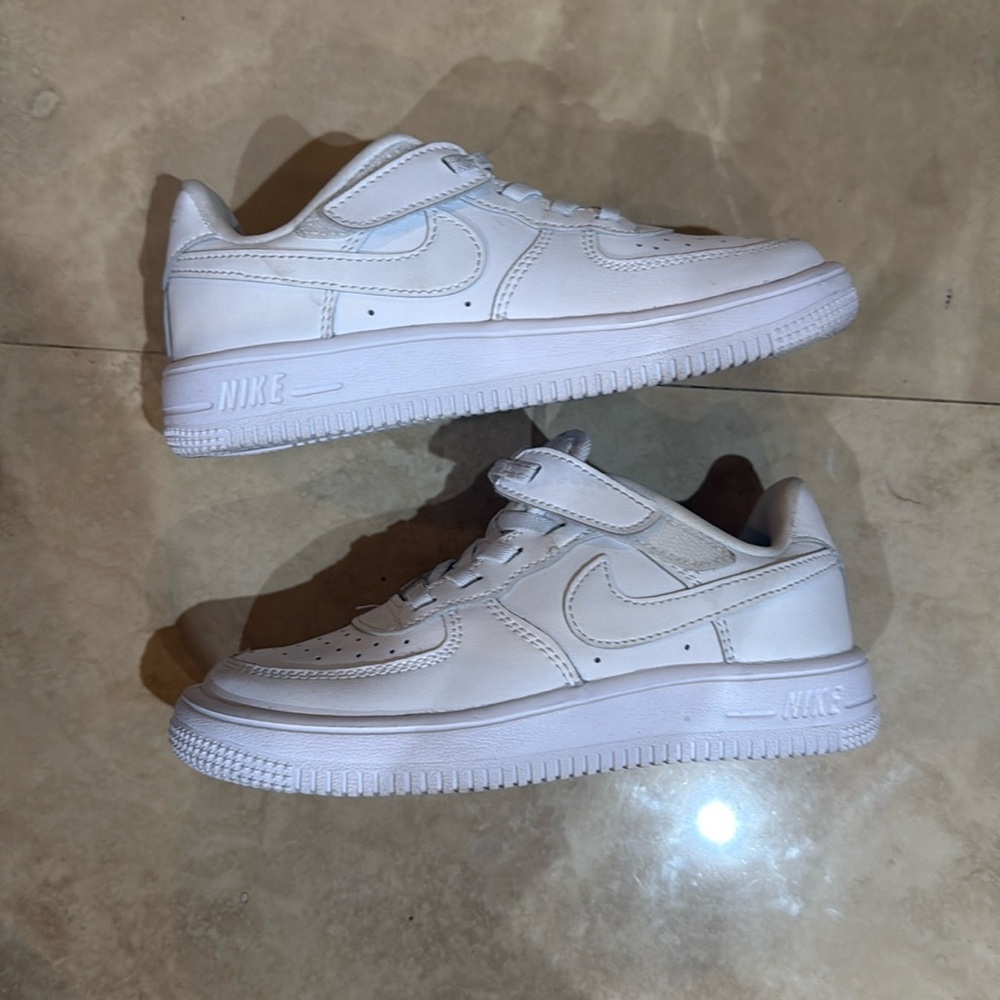 Nike Force 1 Low EasyOn Little Kids' Shoes - Picture 3 of 4